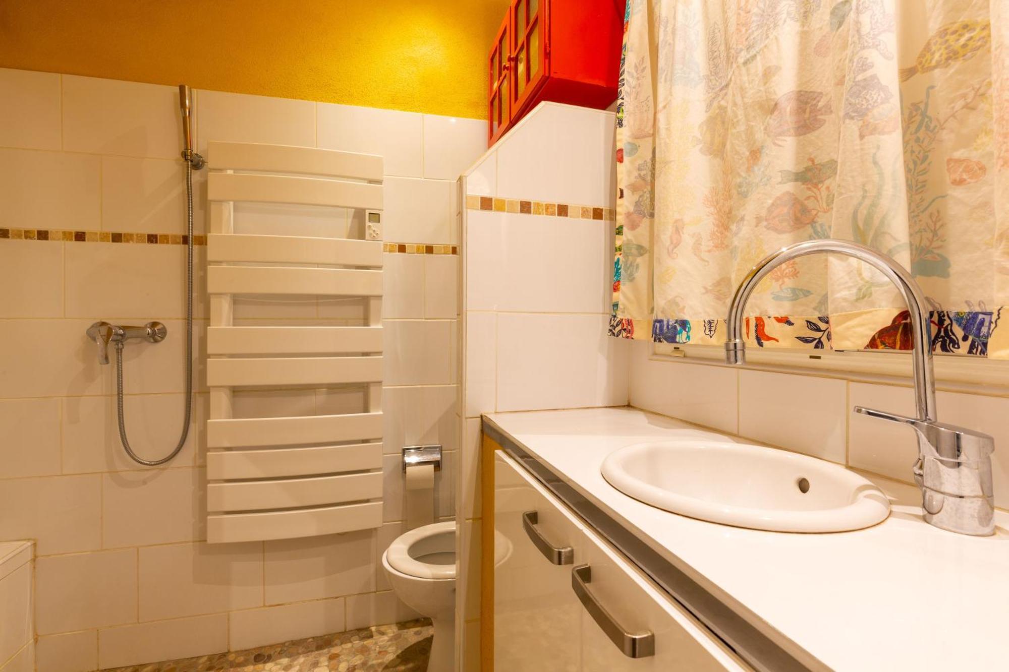 Dorm Hostel Camp Backpackers マルセイユ エクステリア 写真
