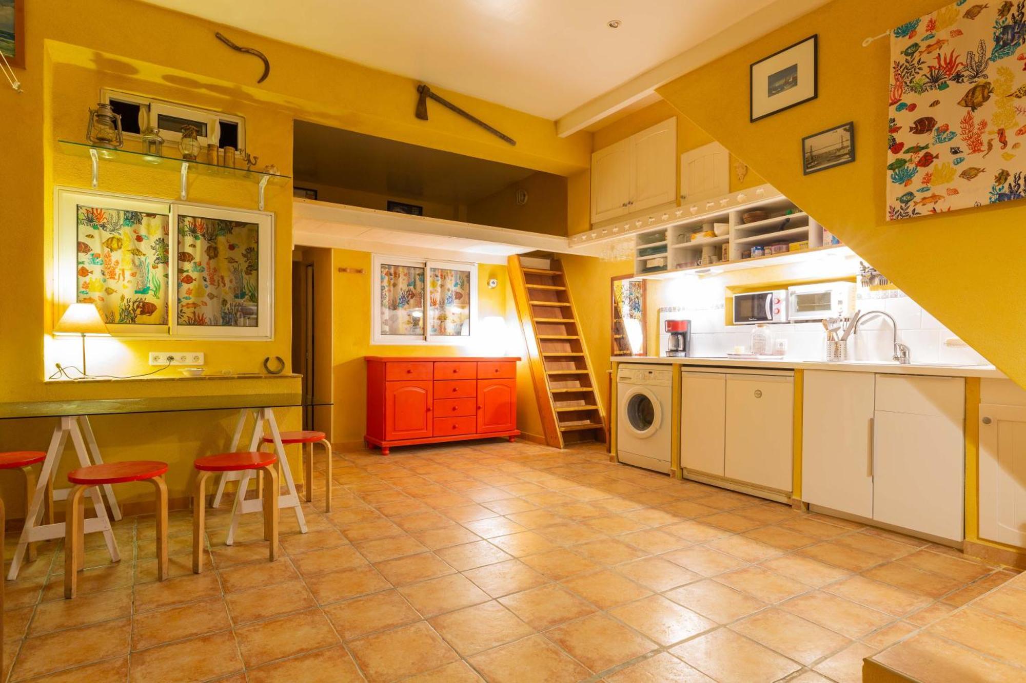 Dorm Hostel Camp Backpackers マルセイユ エクステリア 写真